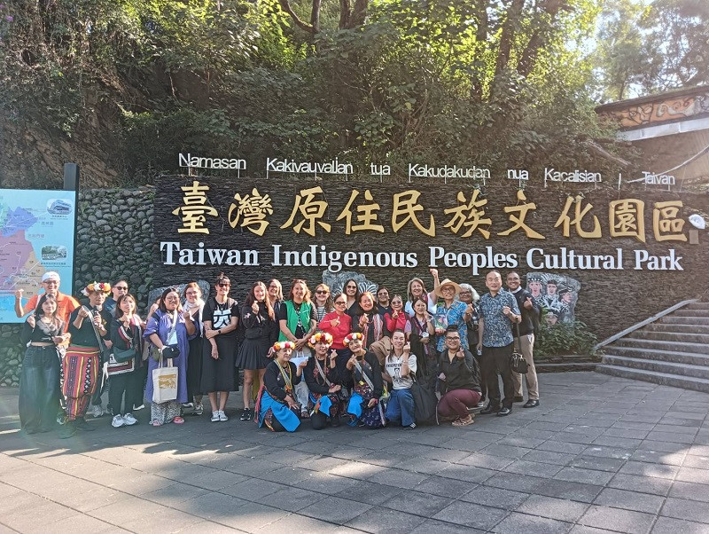 參訪臺灣原住民族文化園區,體驗臺灣原住民族文化特展及歌舞展演 參訪臺灣原住民族文化園區,體驗臺灣原住民族文化特展及歌舞展演